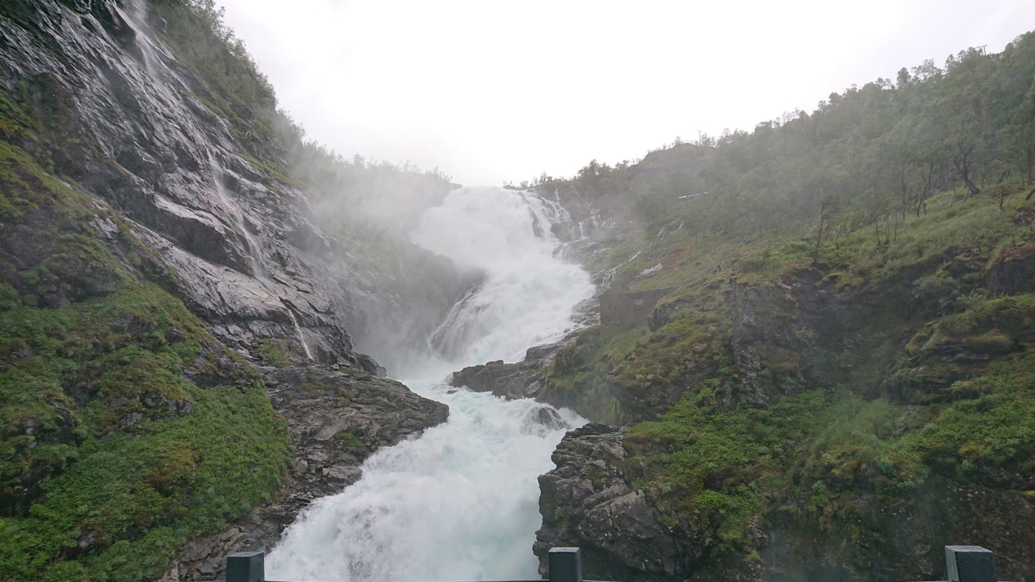 ノルウェーの滝（画像）