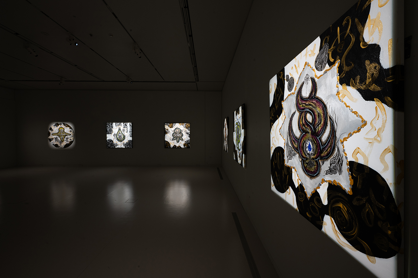 小松美羽《エンテレヒー》画像